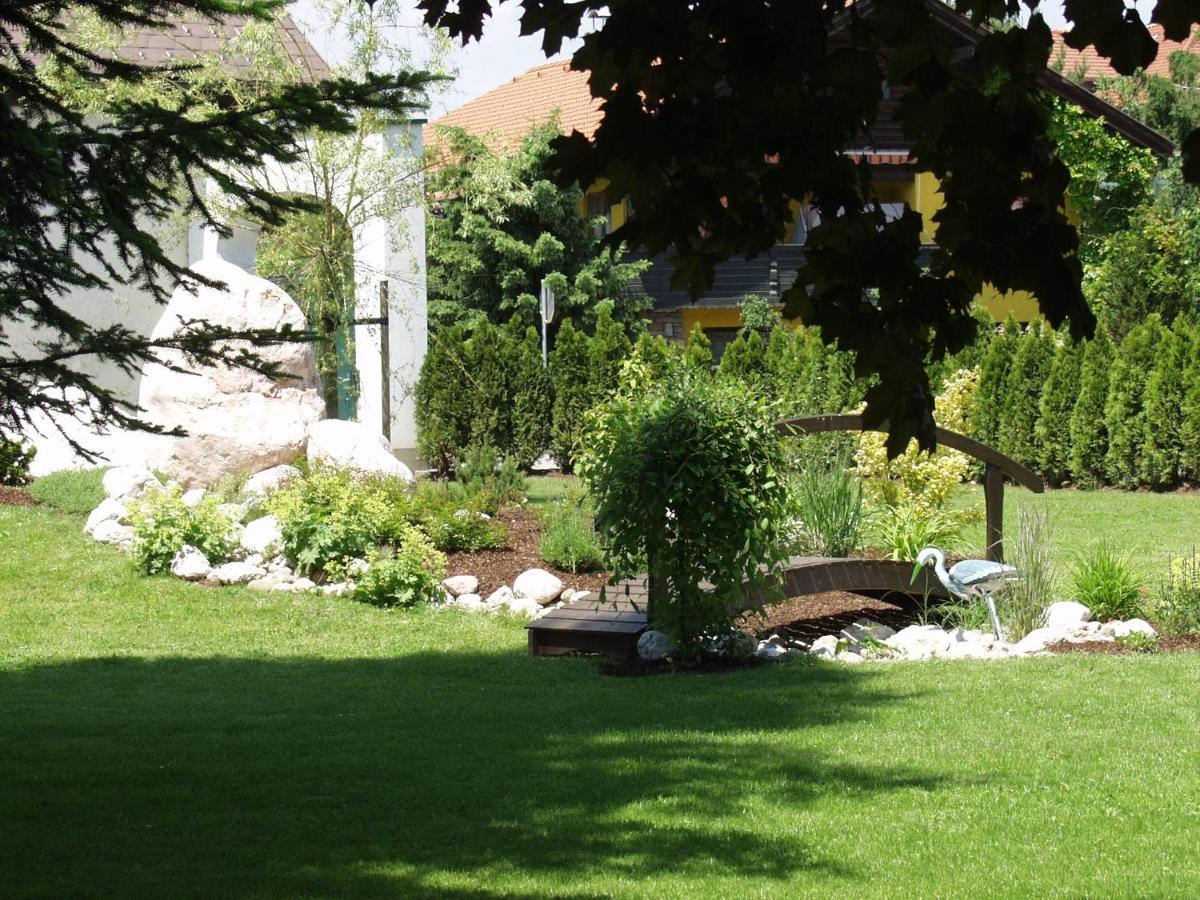 Tirolerhof Otel Sankt Georgen im Attergau Dış mekan fotoğraf