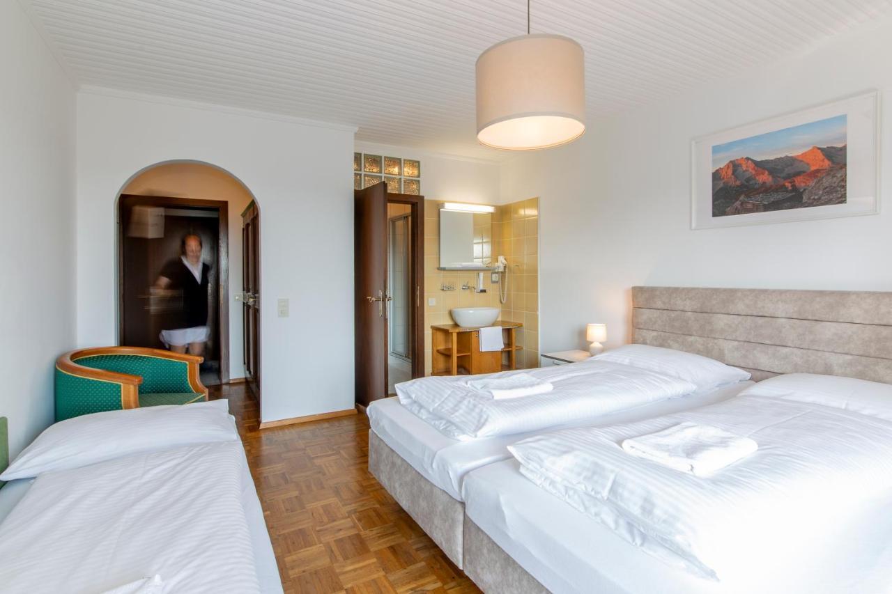 Tirolerhof Otel Sankt Georgen im Attergau Dış mekan fotoğraf
