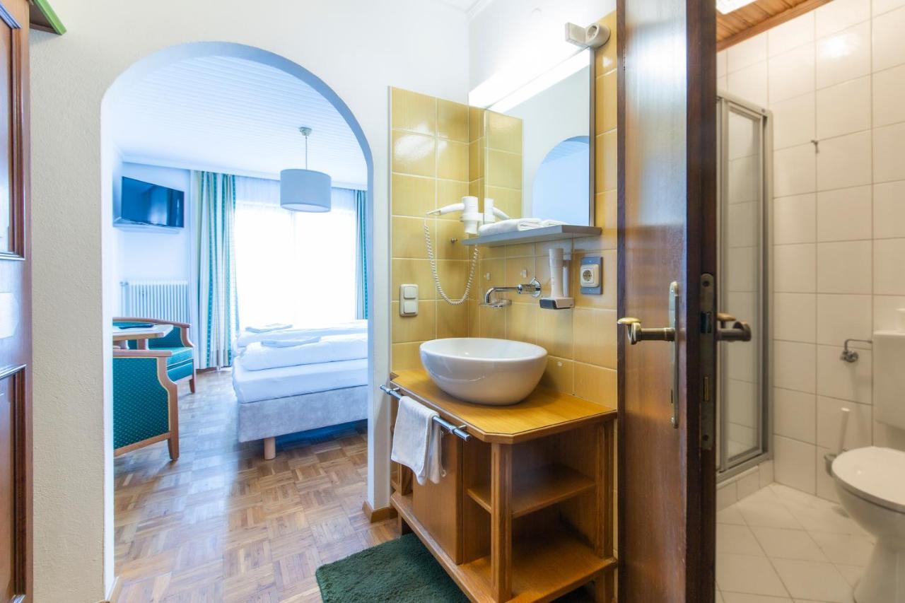 Tirolerhof Otel Sankt Georgen im Attergau Dış mekan fotoğraf
