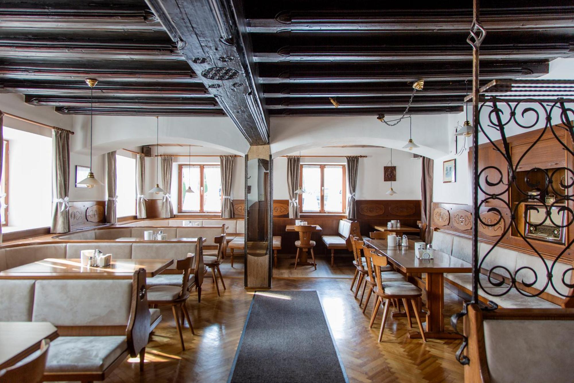 Tirolerhof Otel Sankt Georgen im Attergau Dış mekan fotoğraf